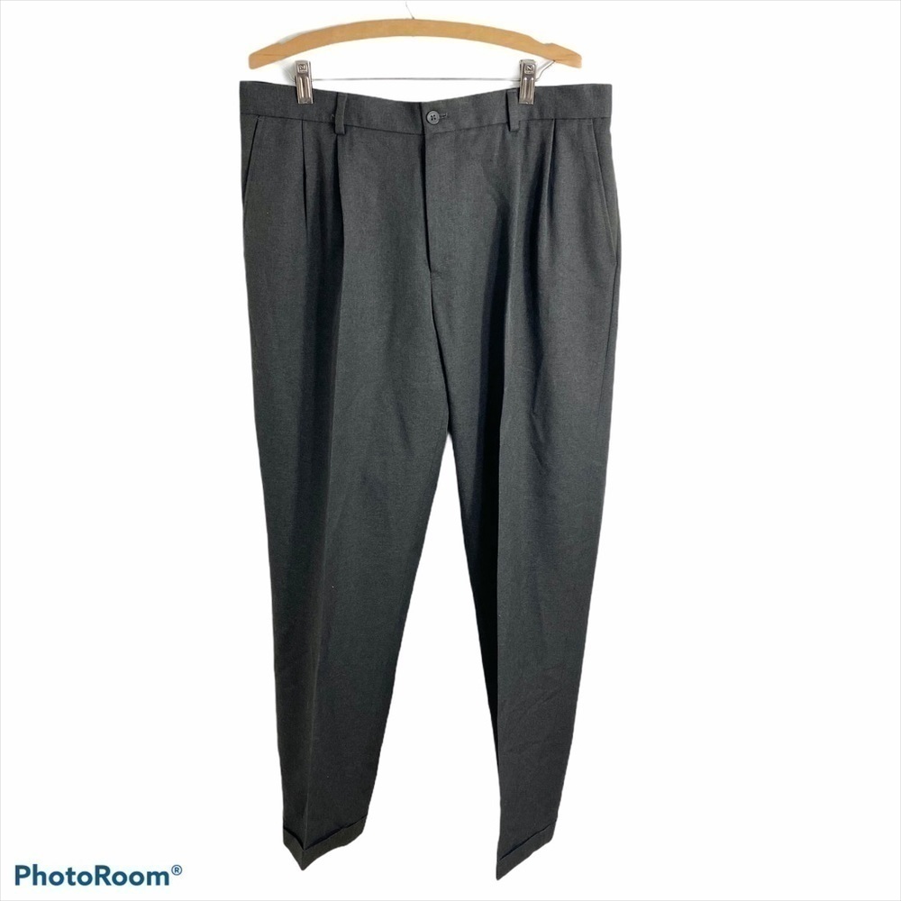 Van Heusen Pleated Men’s Dress Pants 36x34 Gray